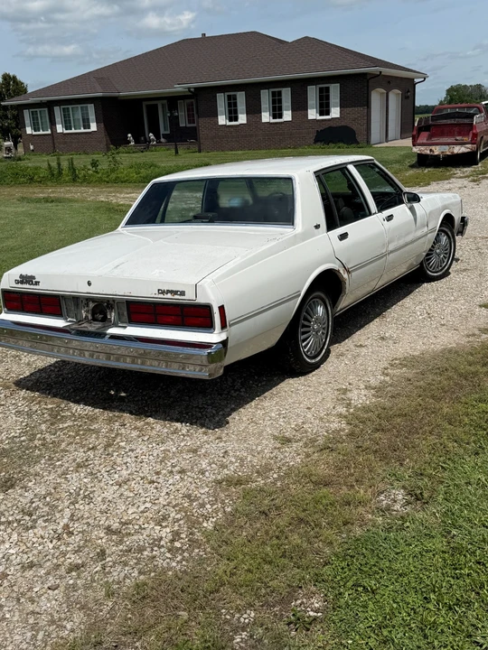 1988 Chevrolet Caprice - Image 4 of 20