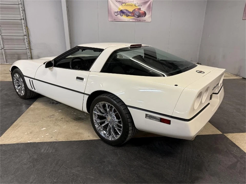 1988 Chevrolet Corvette C4 - Image 6 of 31