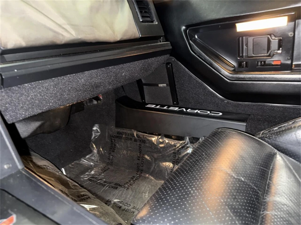 1988 Chevrolet Corvette C4 - Image 22 of 31