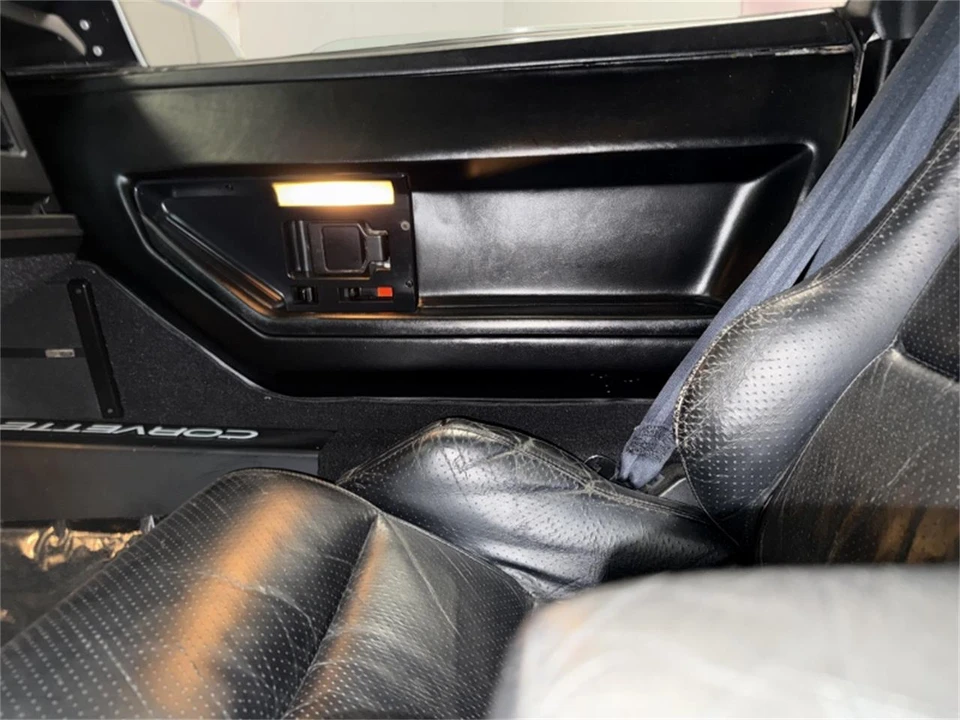 1988 Chevrolet Corvette C4 - Image 23 of 31