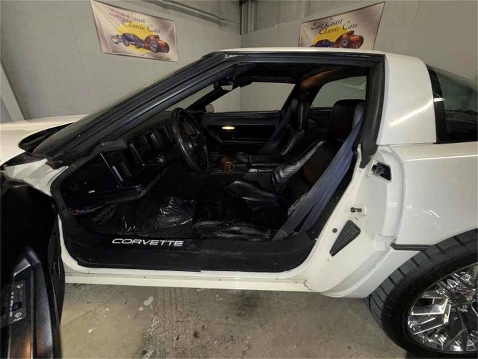 1988 Chevrolet Corvette C4 - Image 29 of 31