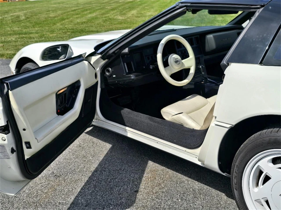 1988 Chevrolet Corvette C4 - Image 15 of 31