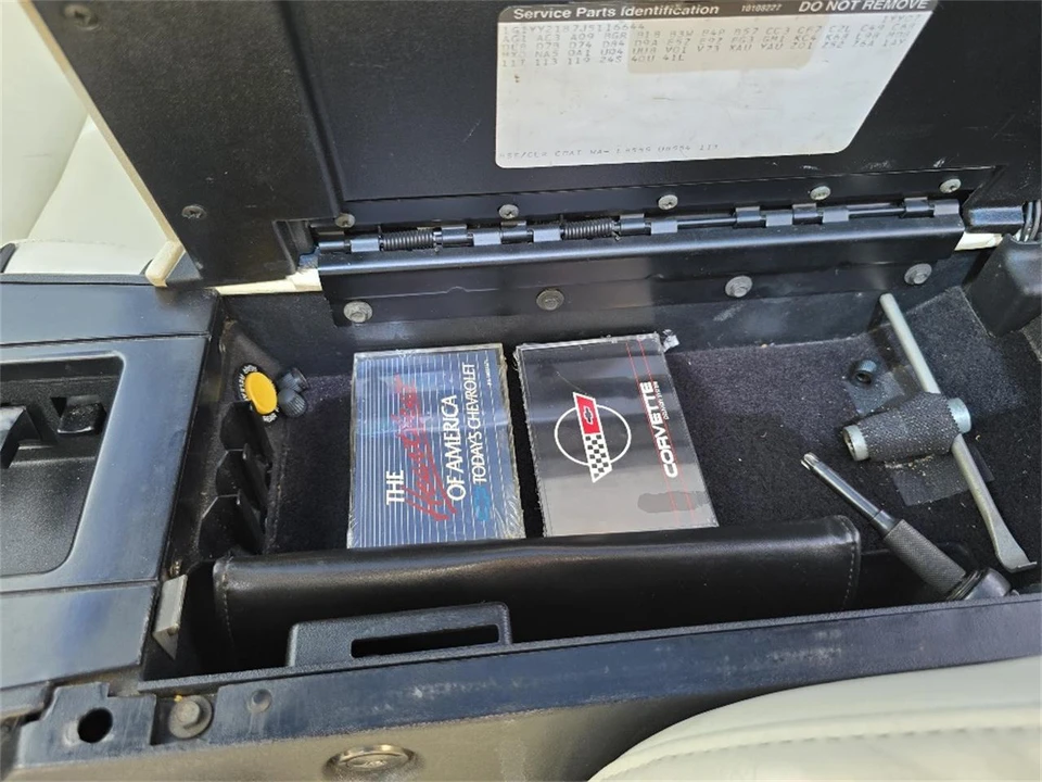 1988 Chevrolet Corvette C4 - Image 23 of 31