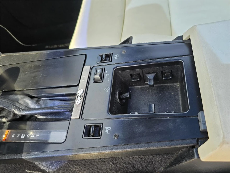 1988 Chevrolet Corvette C4 - Image 24 of 31
