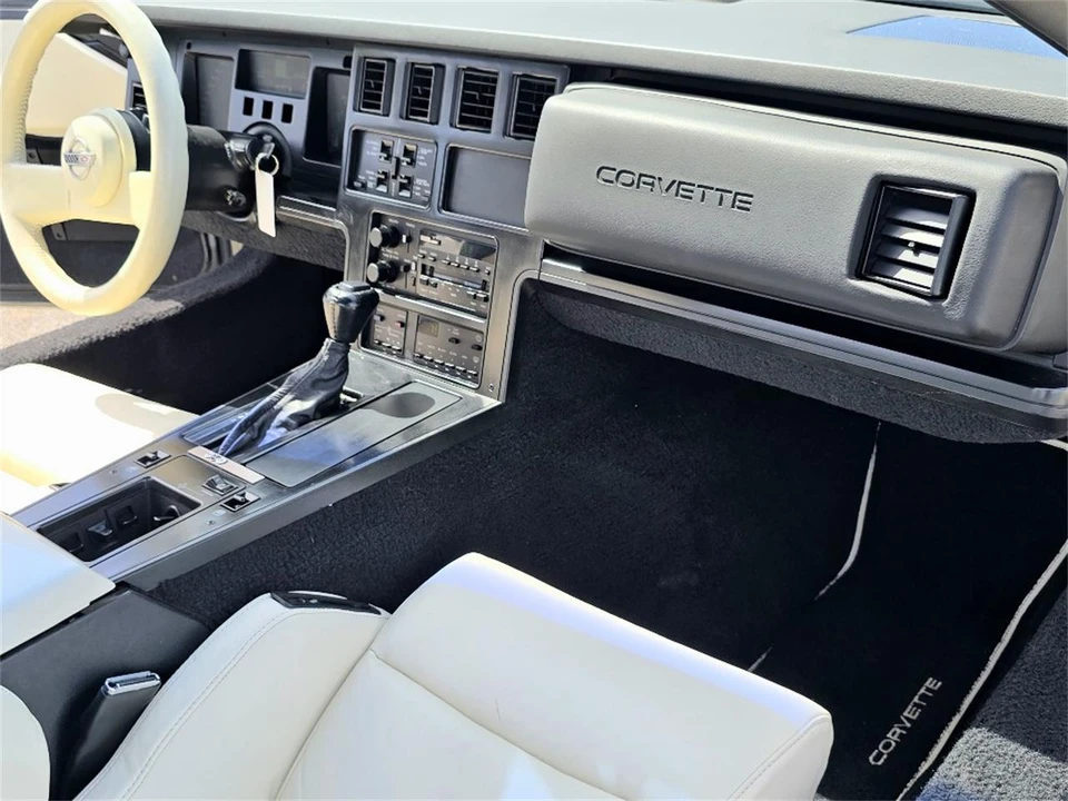 1988 Chevrolet Corvette C4 - Image 27 of 31