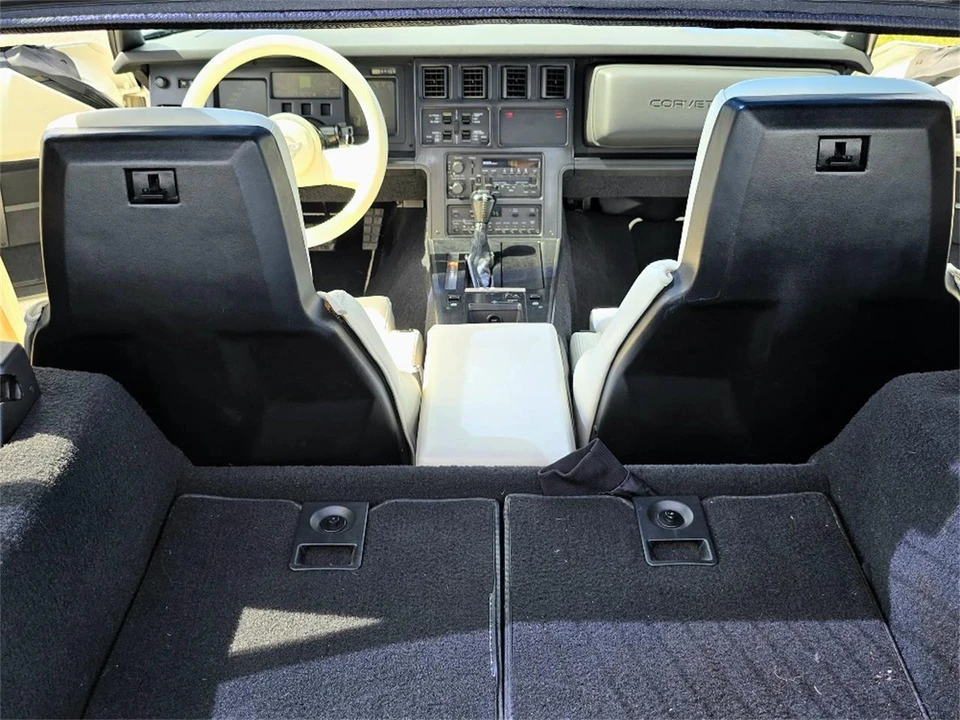1988 Chevrolet Corvette C4 - Image 28 of 31