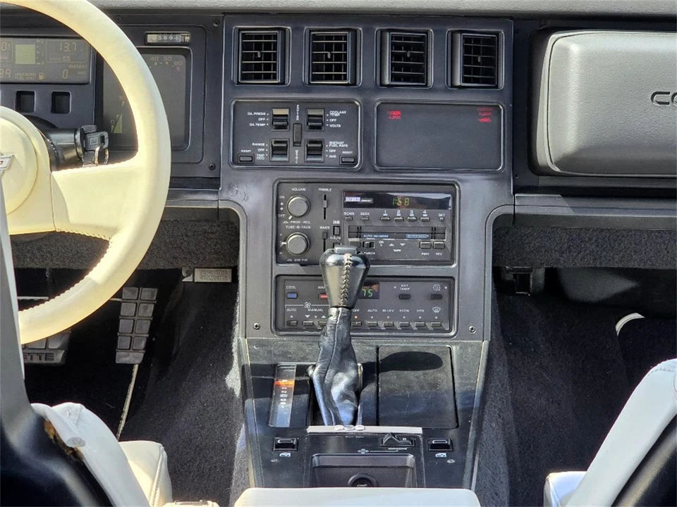 1988 Chevrolet Corvette C4 - Image 29 of 31