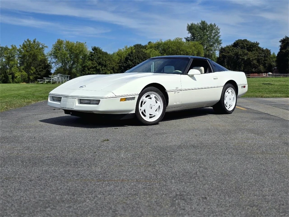 1988 Chevrolet Corvette C4 - Image 2 of 31