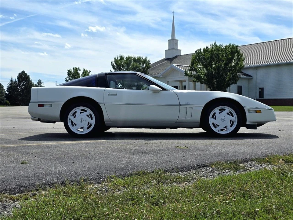 1988 Chevrolet Corvette C4 - Image 7 of 31