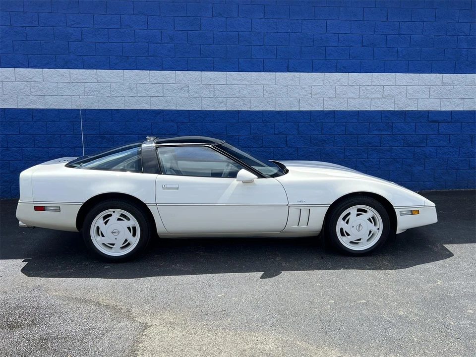 1988 Chevrolet Corvette C4 - Image 2 of 27