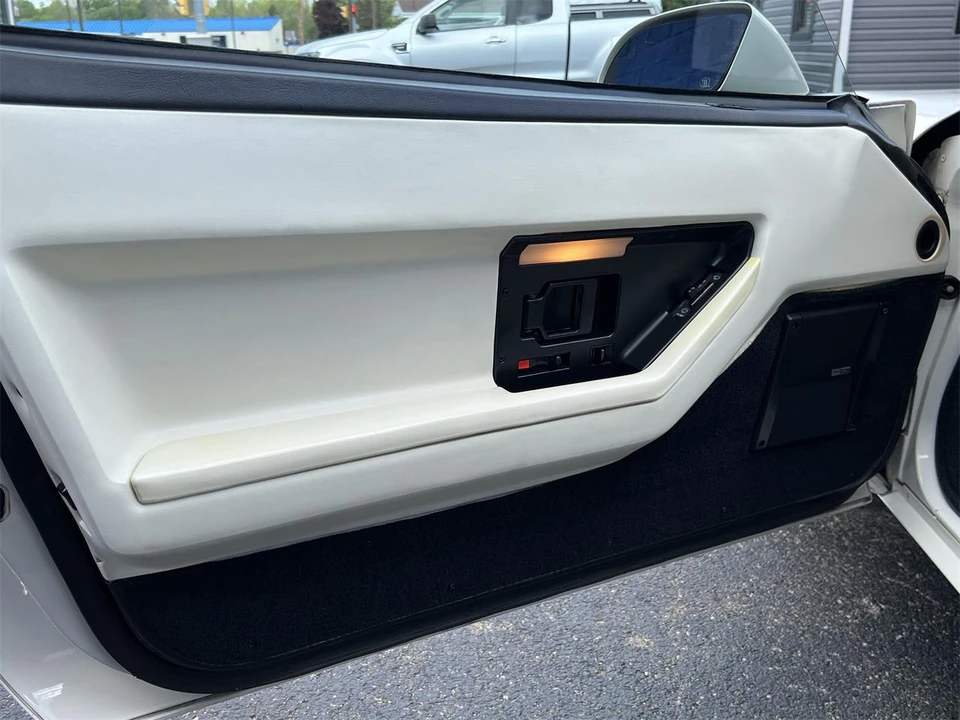 1988 Chevrolet Corvette C4 - Image 8 of 27