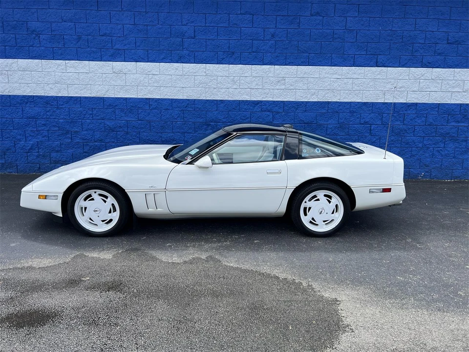 1988 Chevrolet Corvette C4 - Image 16 of 27