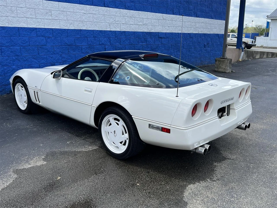 1988 Chevrolet Corvette C4 - Image 17 of 27