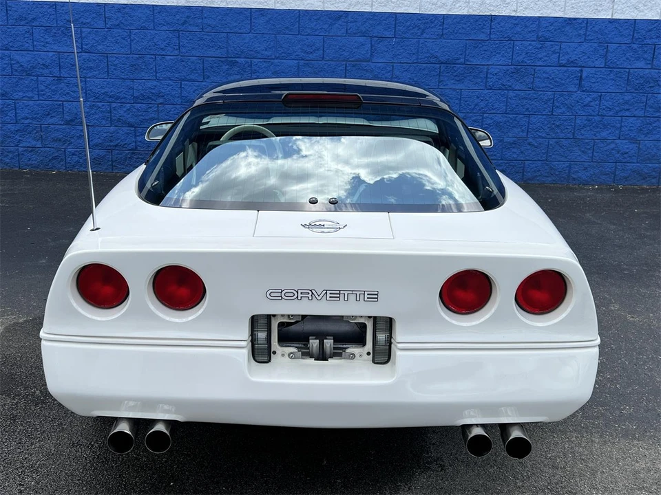 1988 Chevrolet Corvette C4 - Image 18 of 27
