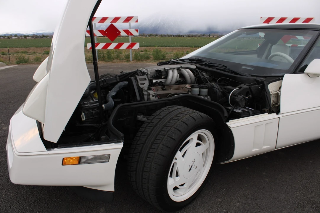 1988 Chevrolet Corvette - Image 3 of 31