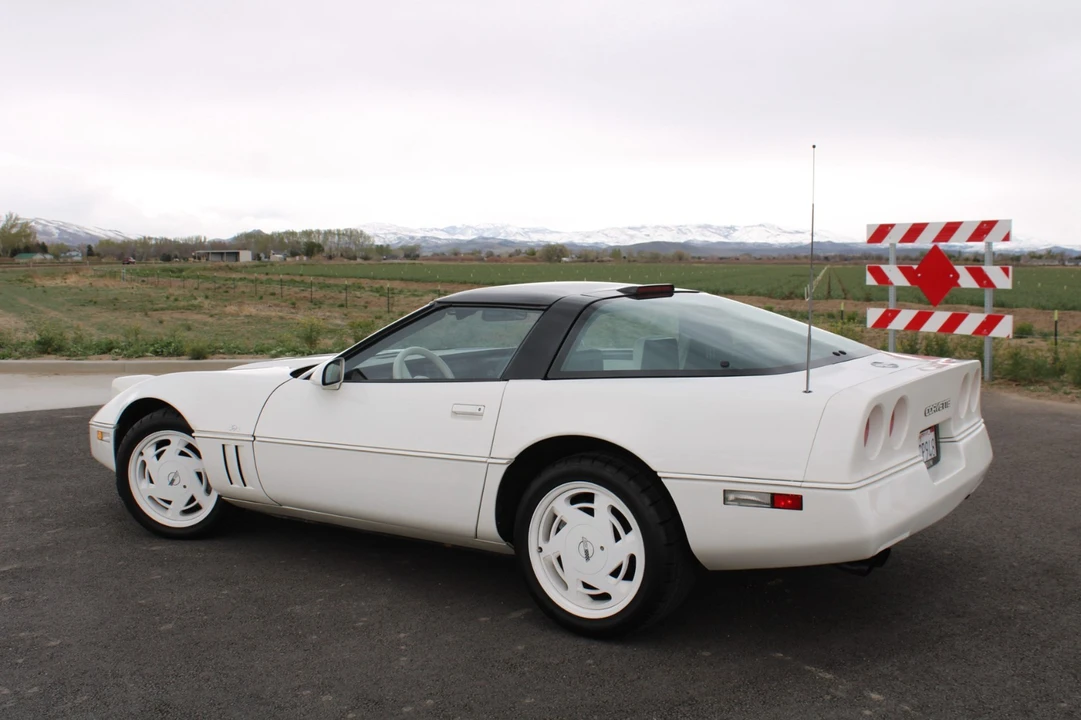 1988 Chevrolet Corvette - Image 6 of 31