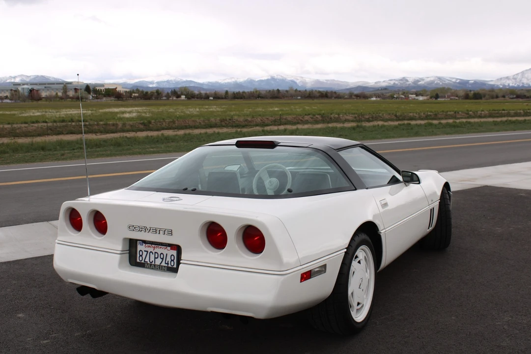 1988 Chevrolet Corvette - Image 13 of 31
