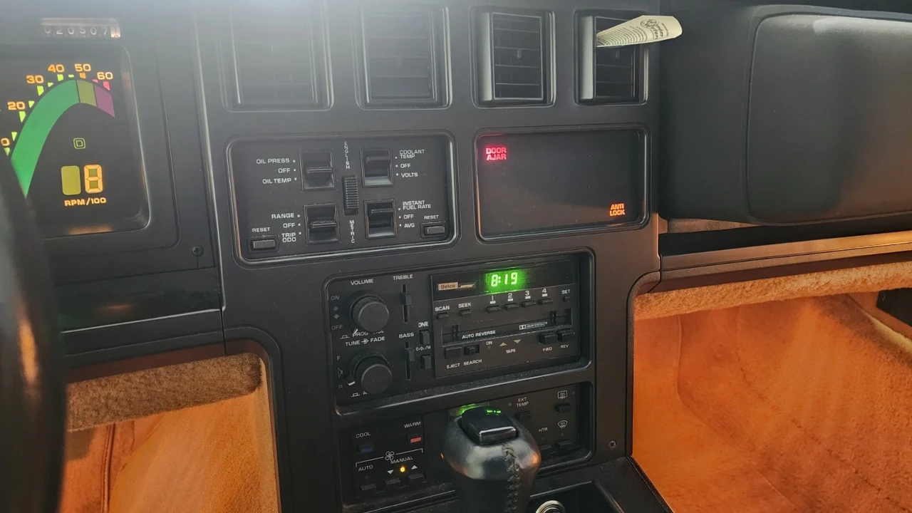 1988 Chevrolet Corvette C4 - Image 14 of 21