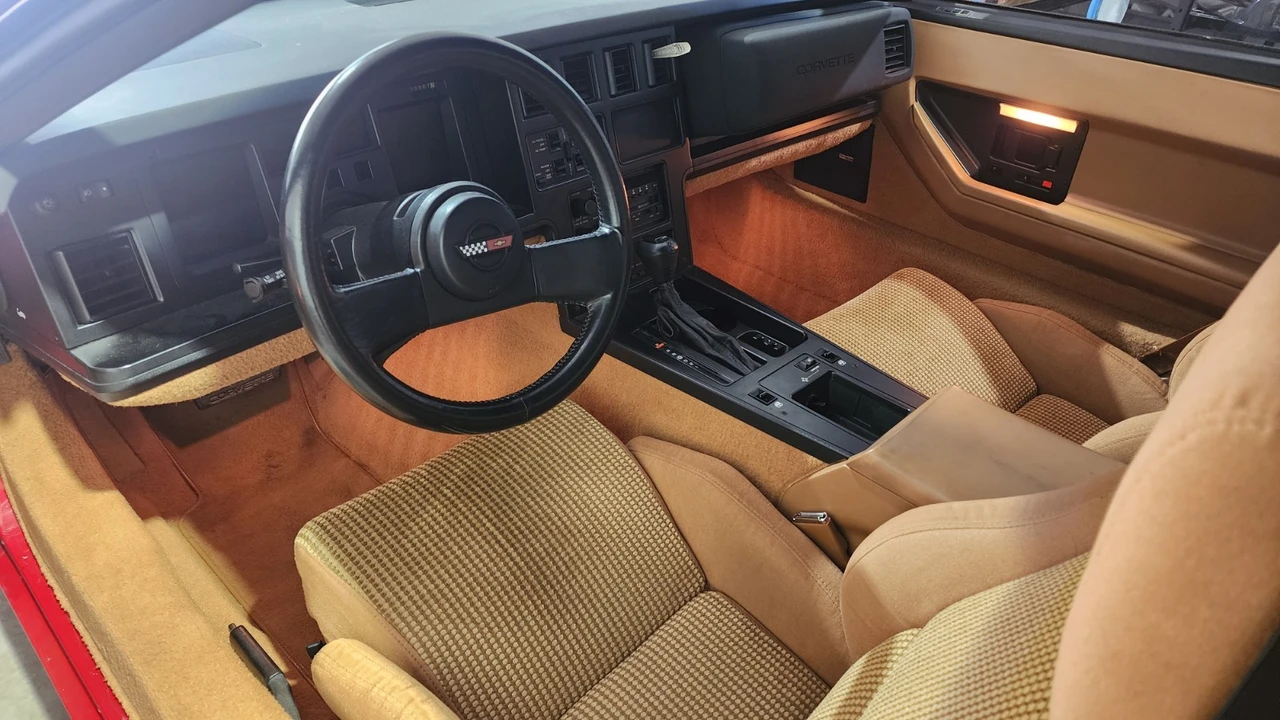1988 Chevrolet Corvette C4 - Image 12 of 21