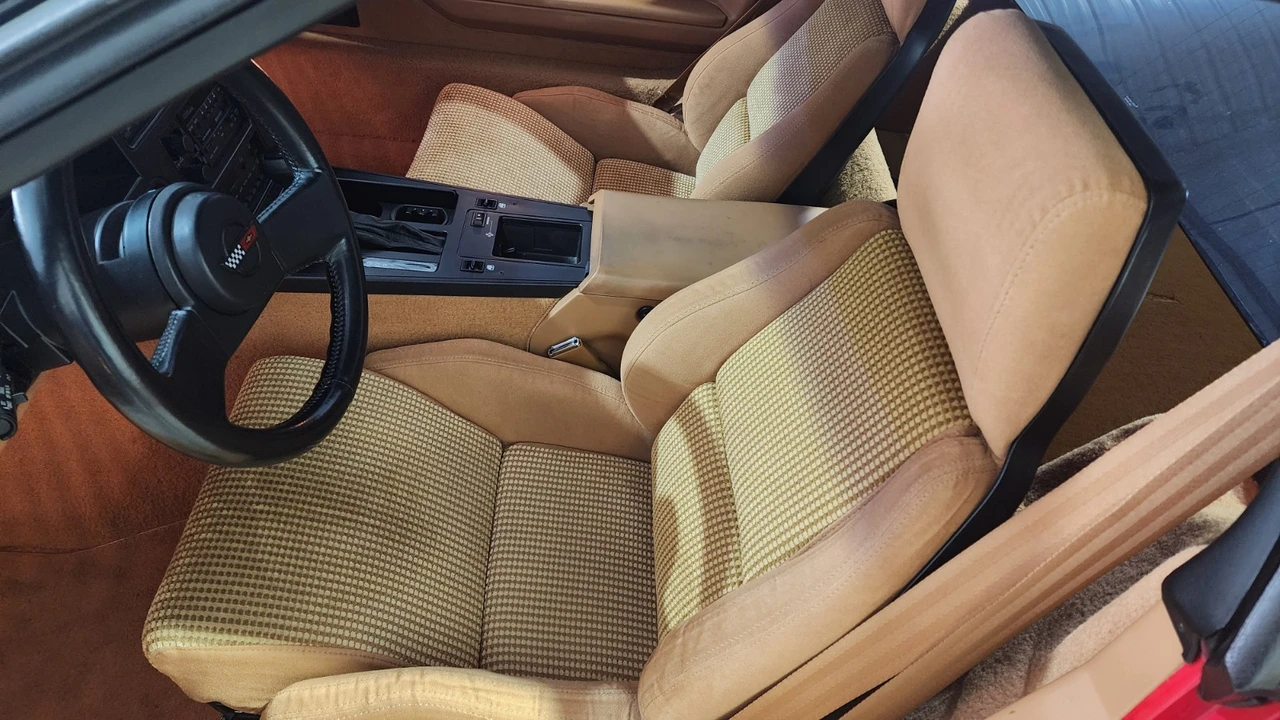 1988 Chevrolet Corvette C4 - Image 13 of 21