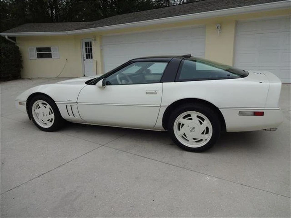 1988 Chevrolet Corvette C4 - Image 13 of 31