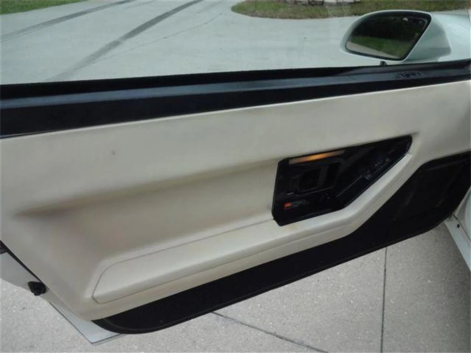 1988 Chevrolet Corvette C4 - Image 27 of 31
