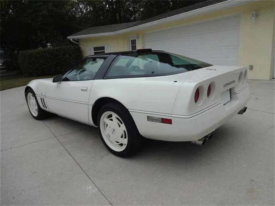 1988 Chevrolet Corvette C4 - Image 15 of 31