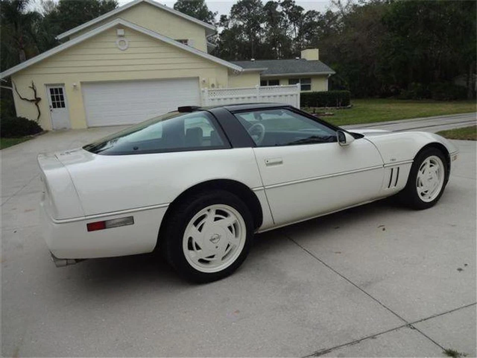 1988 Chevrolet Corvette C4 - Image 12 of 31