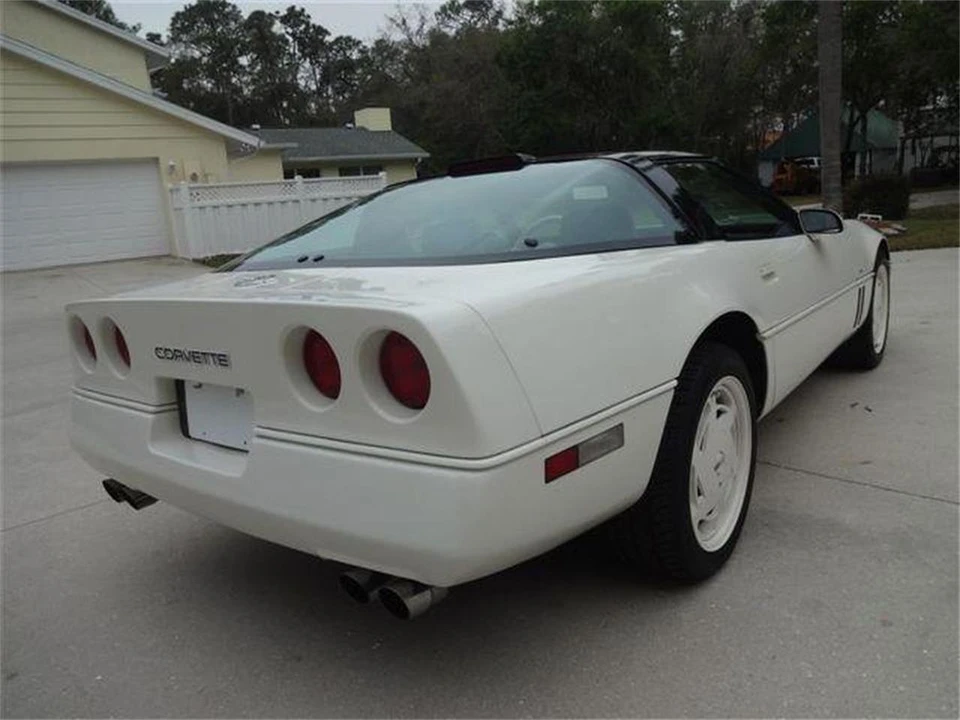 1988 Chevrolet Corvette C4 - Image 16 of 31