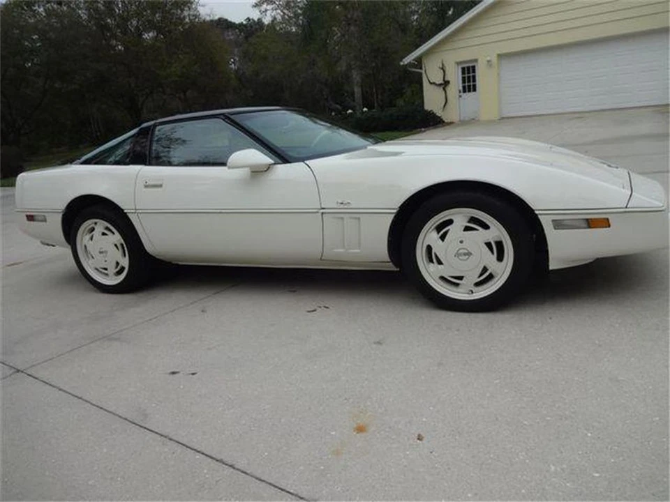 1988 Chevrolet Corvette C4 - Image 8 of 31
