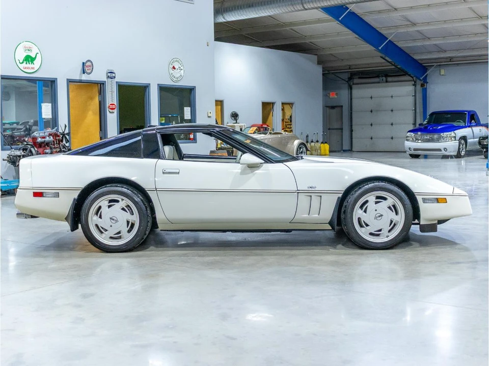 1988 Chevrolet Corvette C4 - Image 8 of 31