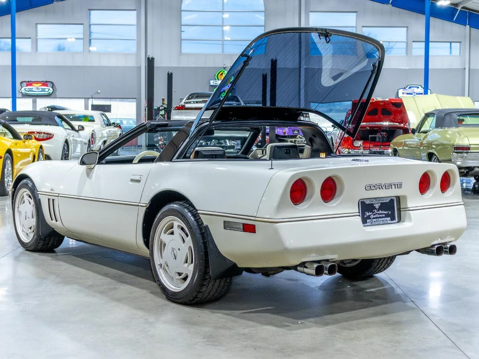 1988 Chevrolet Corvette C4 - Image 29 of 31