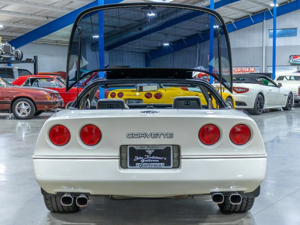 1988 Chevrolet Corvette C4 - Image 30 of 31