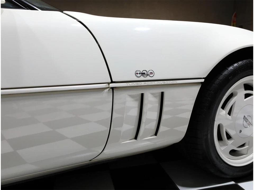 1988 Chevrolet Corvette C4 - Image 17 of 31