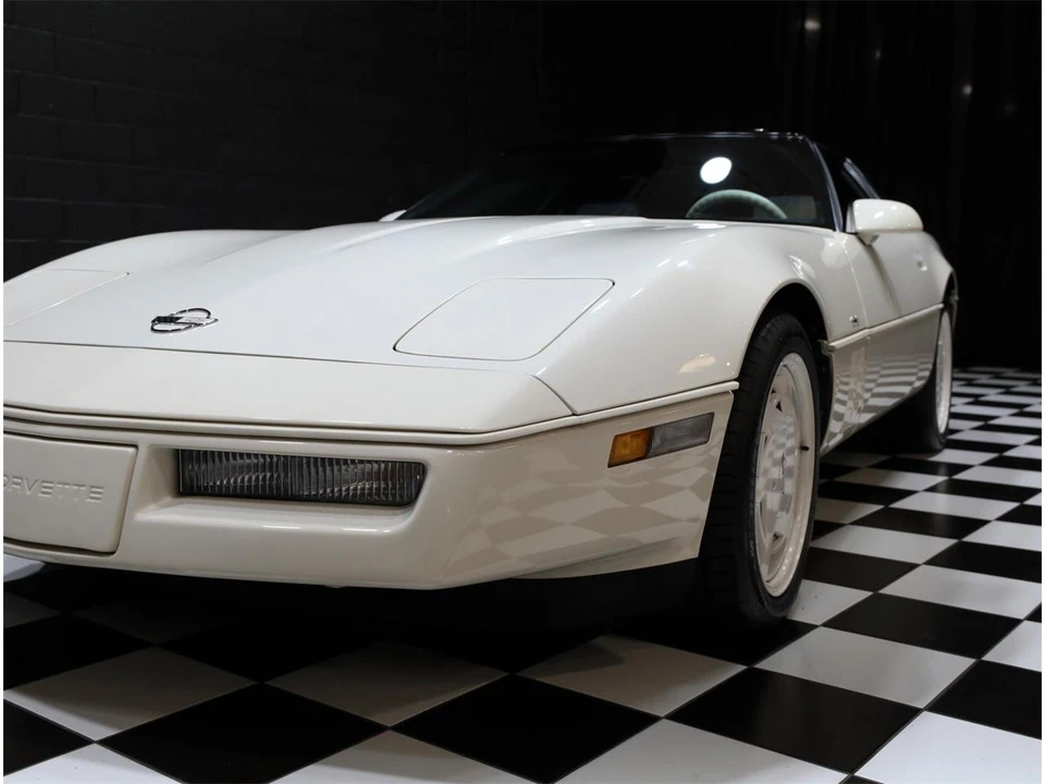 1988 Chevrolet Corvette C4 - Image 8 of 31