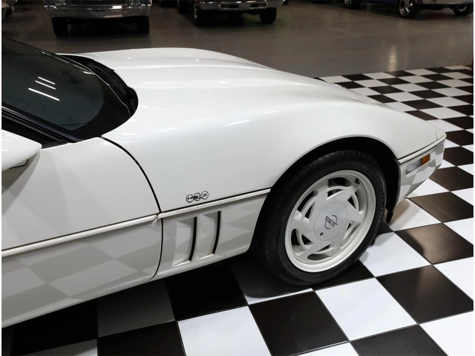 1988 Chevrolet Corvette C4 - Image 16 of 31