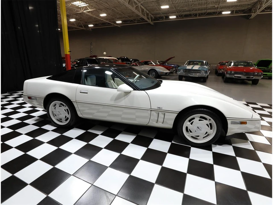 1988 Chevrolet Corvette C4 - Image 18 of 31