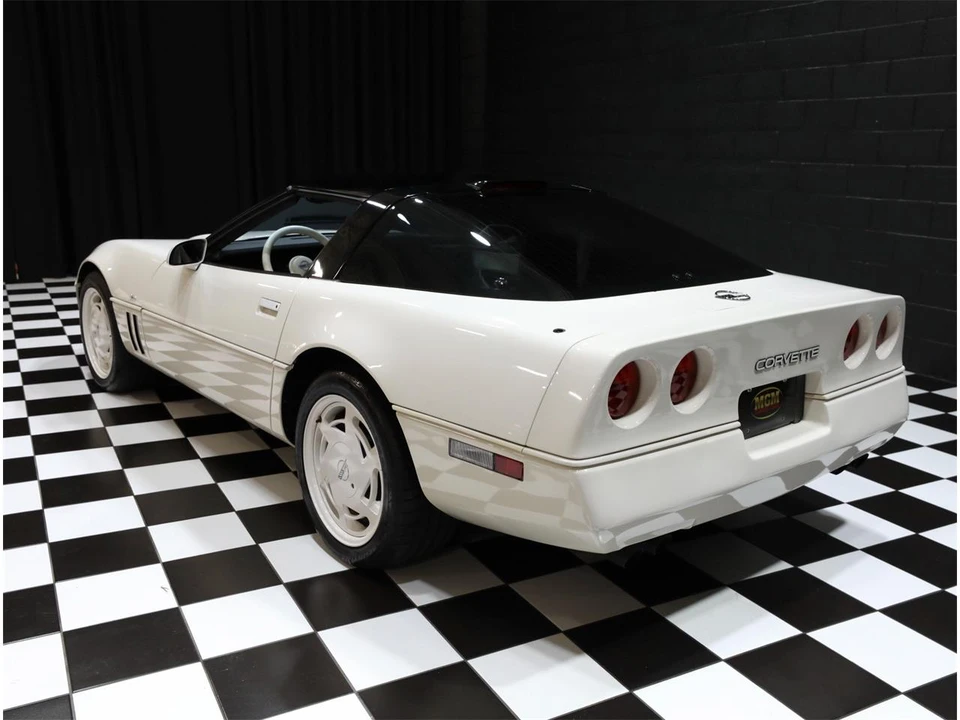 1988 Chevrolet Corvette C4 - Image 25 of 31