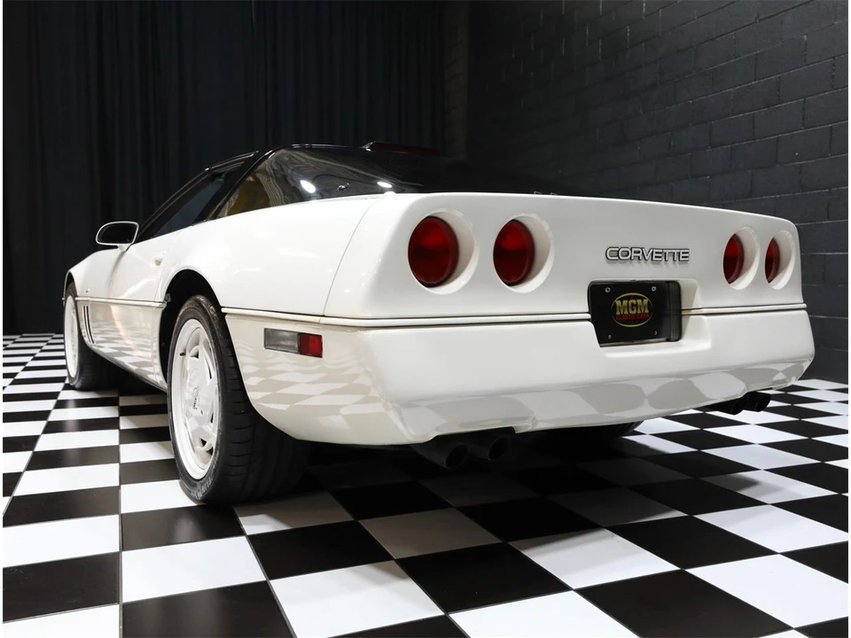 1988 Chevrolet Corvette C4 - Image 26 of 31