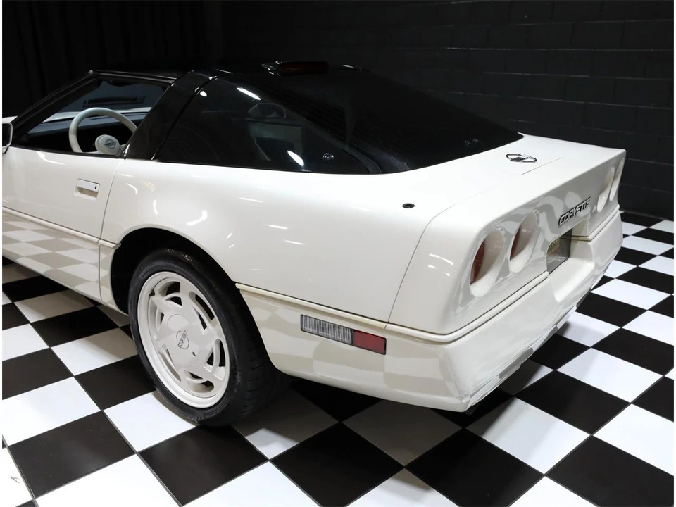 1988 Chevrolet Corvette C4 - Image 27 of 31