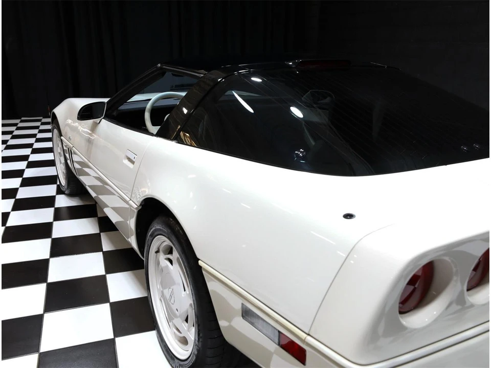 1988 Chevrolet Corvette C4 - Image 28 of 31