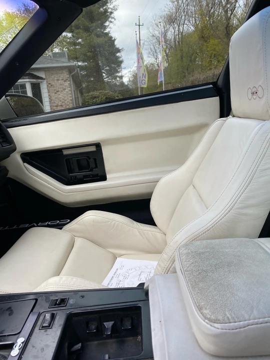 1988 Chevrolet Corvette C4 - Image 17 of 24