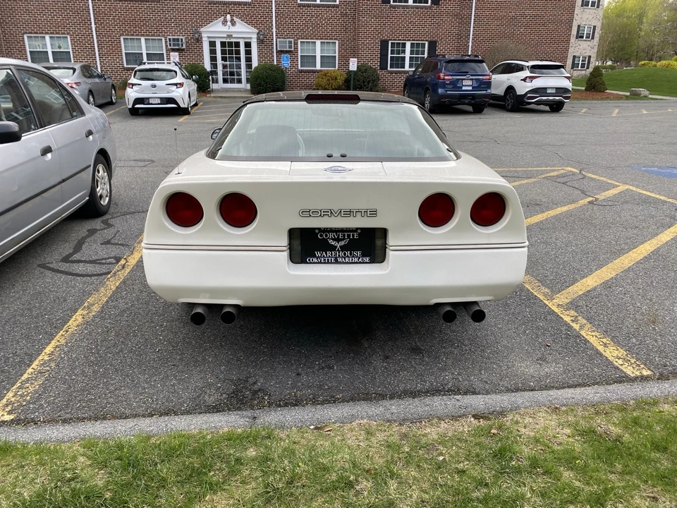 1988 Chevrolet Corvette C4 - Image 9 of 24