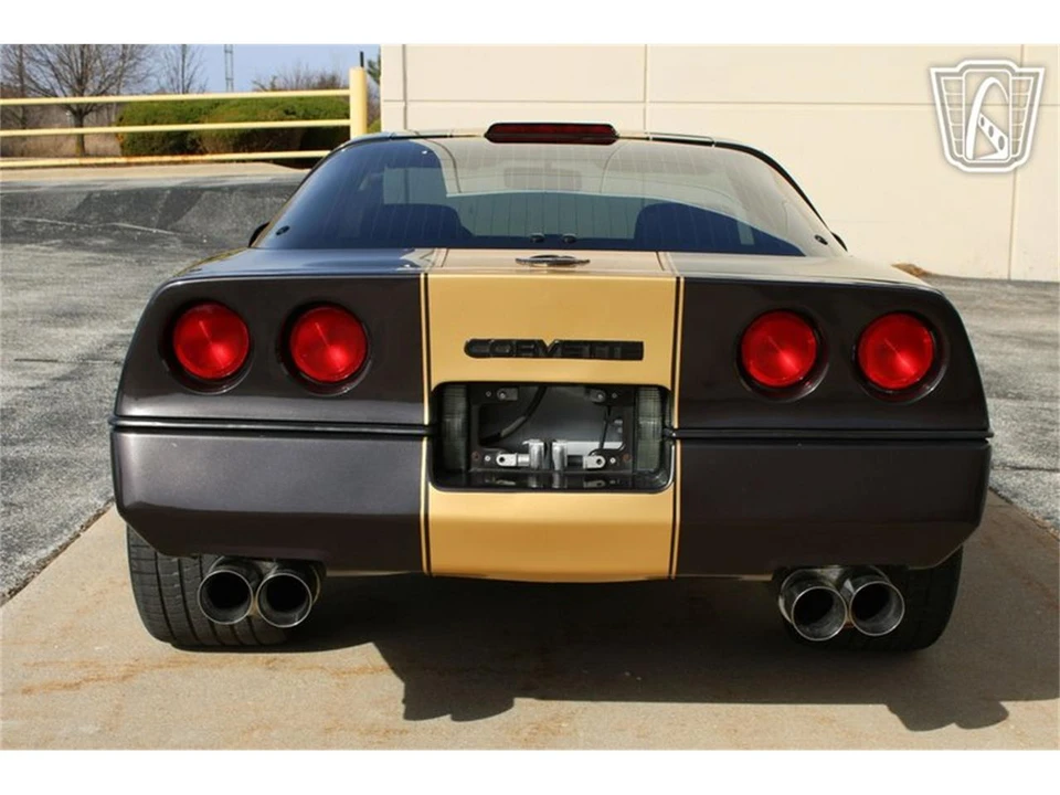 1988 Chevrolet Corvette C4 - Image 16 of 31