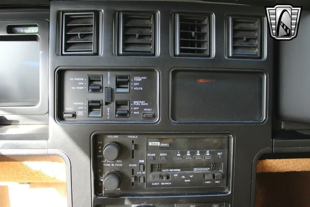 1988 Chevrolet Corvette C4 - Image 14 of 21