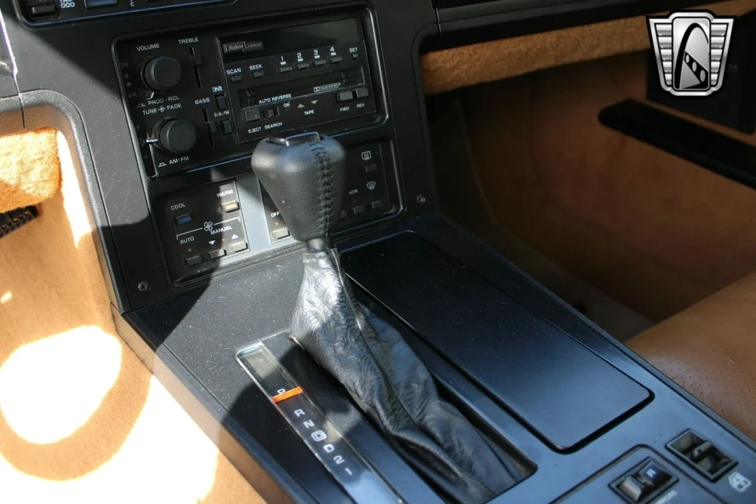 1988 Chevrolet Corvette C4 - Image 15 of 21