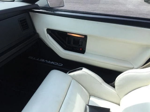 1988 Chevrolet Corvette C4 - Image 11 of 21