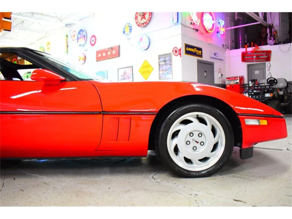 1988 Chevrolet Corvette C4 - Image 8 of 31