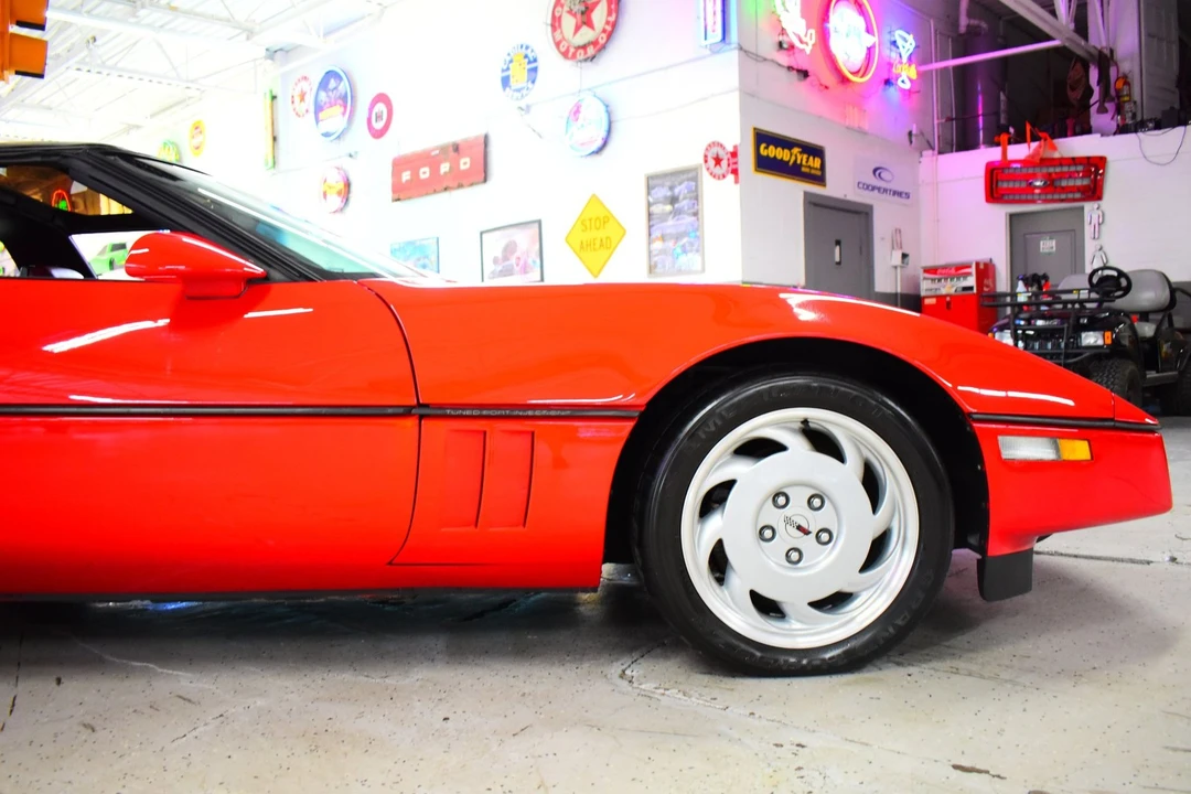 1988 Chevrolet Corvette C4 - Image 8 of 20