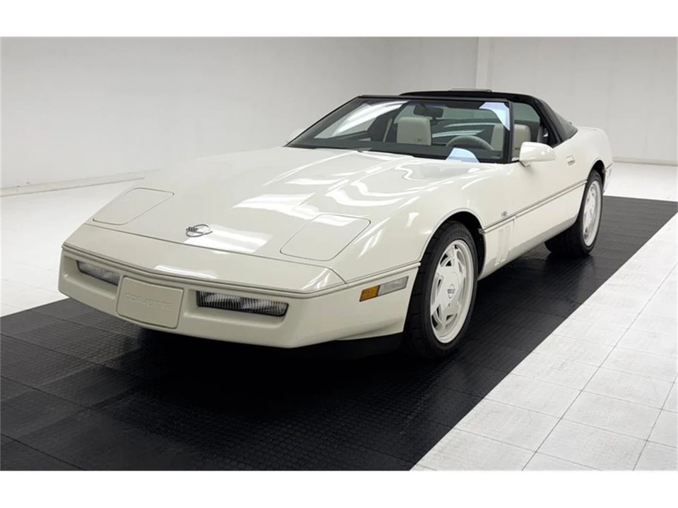 1988 Chevrolet Corvette C4 - Image 2 of 31